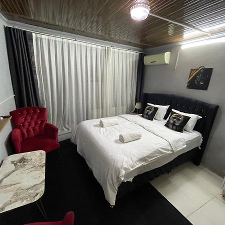 Taksim Red Suite Istanbul Exterior photo