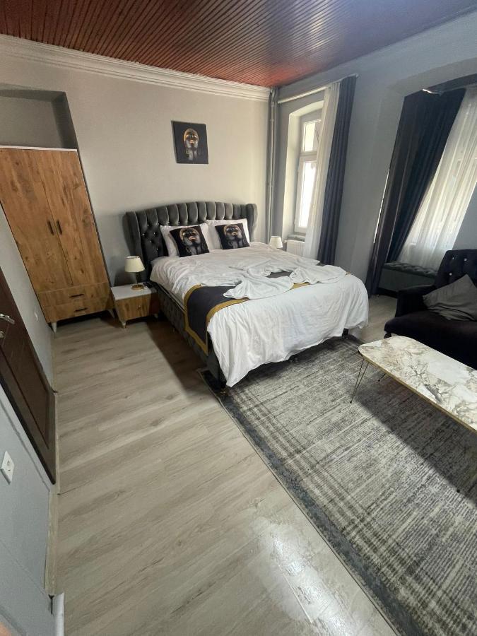 Taksim Red Suite Istanbul Exterior photo