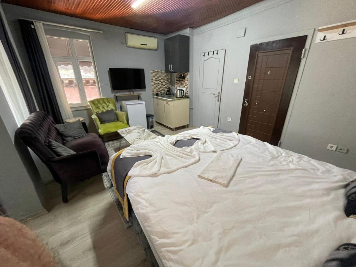 Taksim Red Suite Istanbul Exterior photo