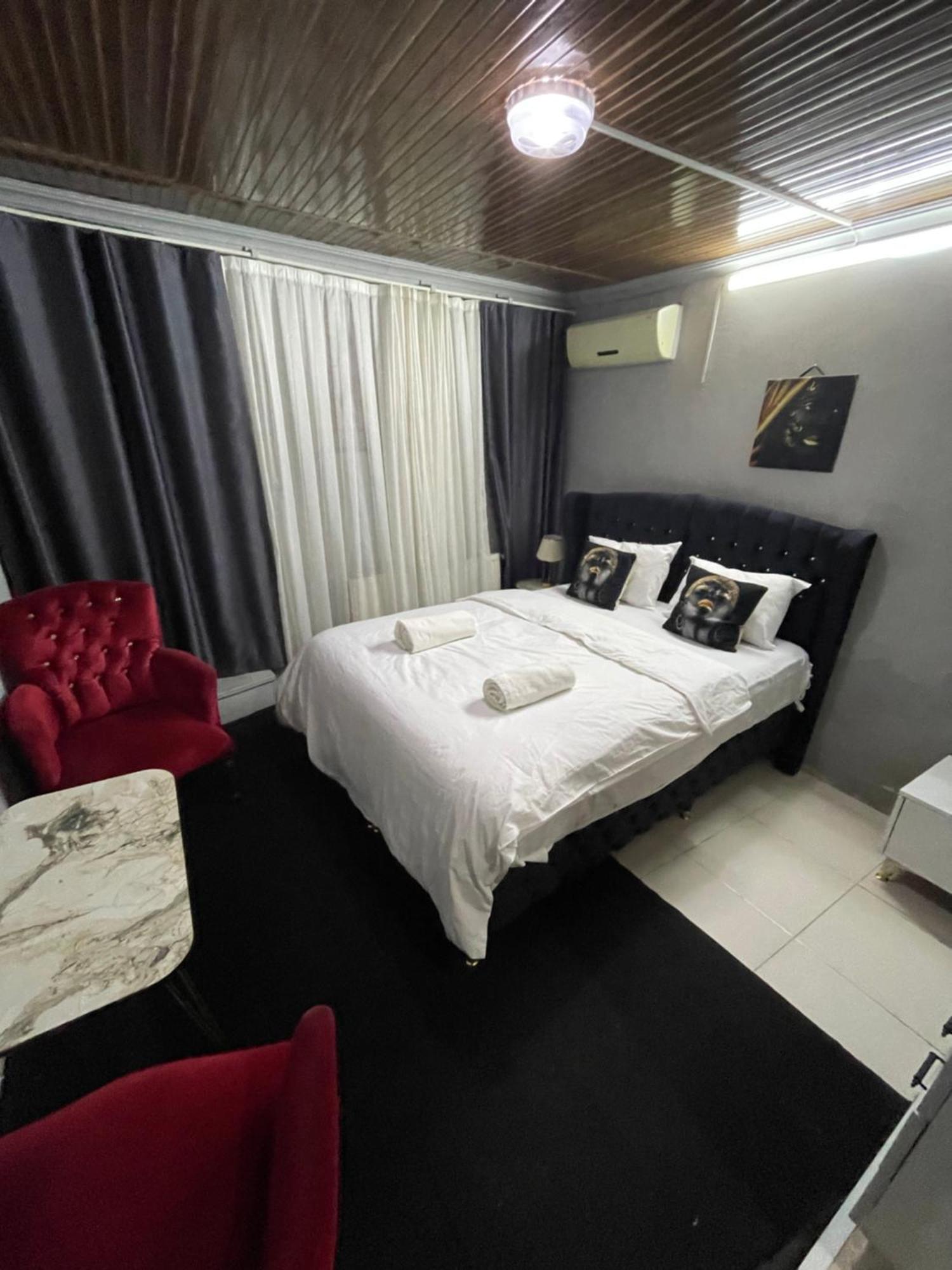 Taksim Red Suite Istanbul Exterior photo