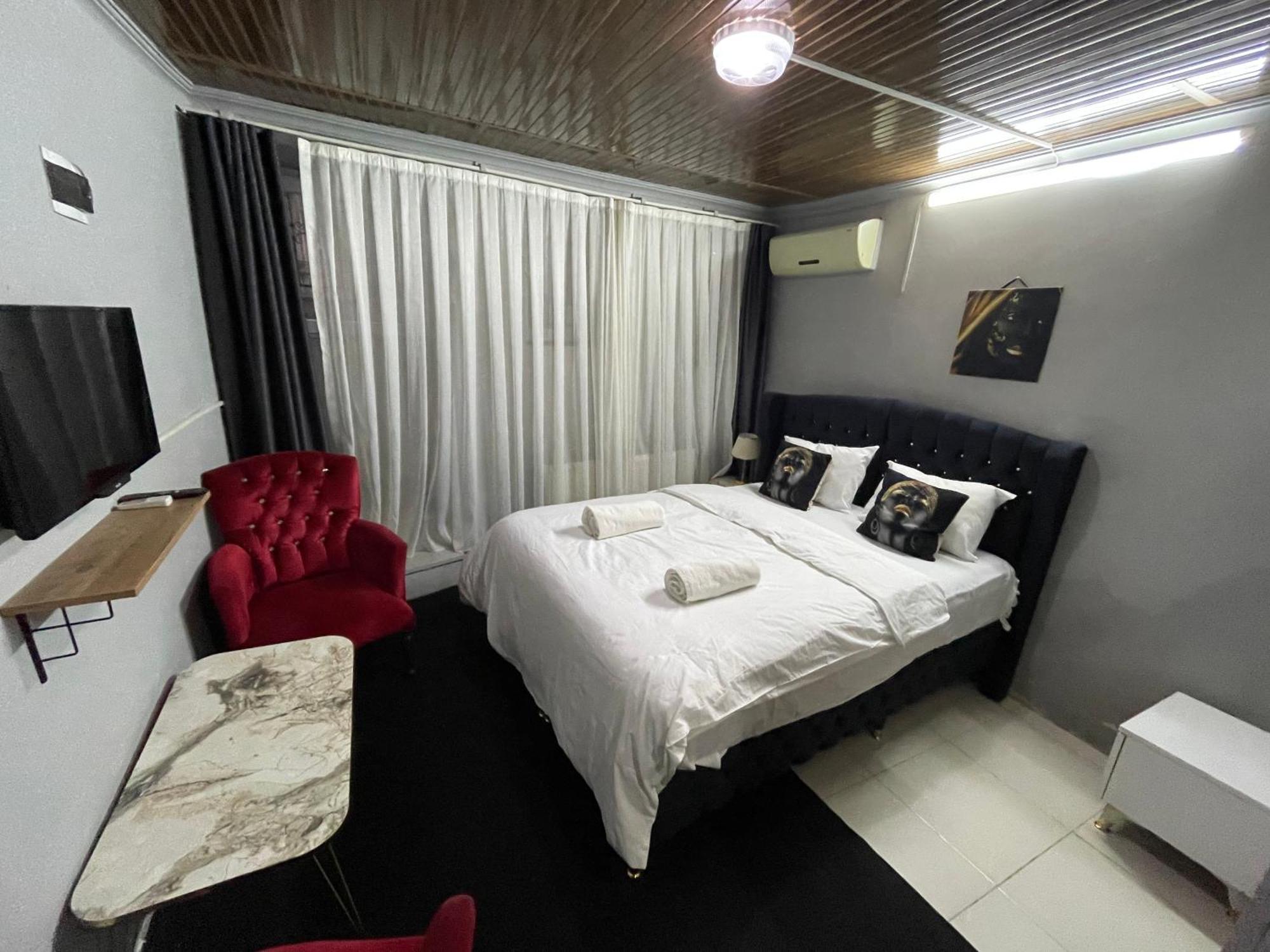 Taksim Red Suite Istanbul Exterior photo